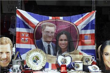 Im Schaufenster vereint. Doch in der Nacht vor ihrer Hochzeit wollen Prinz Harry und seine Braut nicht zusammen sein. Foto: Kirsty Wigglesworth