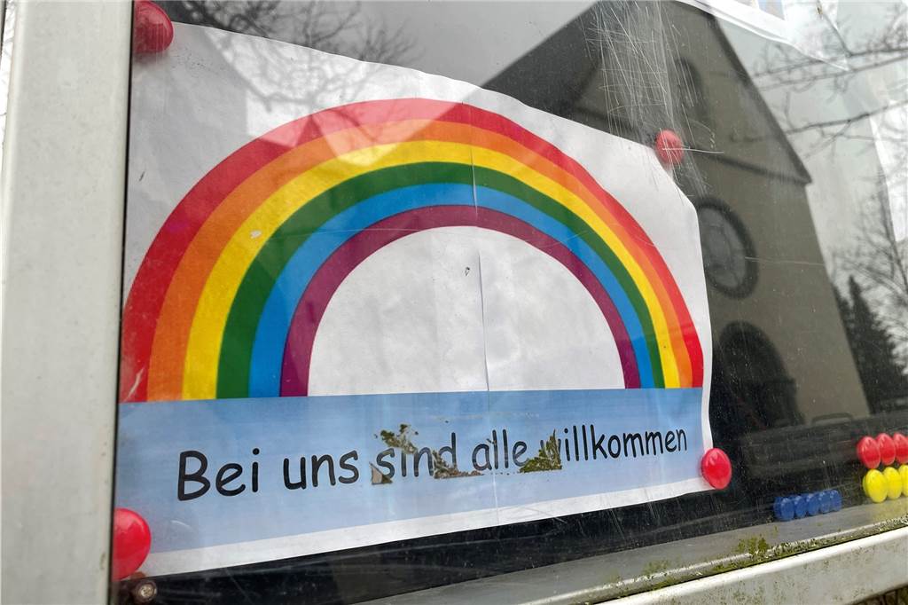 Michael Wefringhaus (56): „Man wird angesprochen: Sie machen doch da mit“ Im Schaukasten an der Schutzengel-Kirche in Frohlinde
