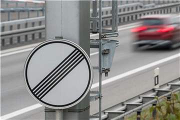 Im Schnitt der vergangenen drei Jahre seien in Deutschland pro 1000 Autobahnkilometer um 35 Prozent mehr Menschen ums Leben gekommen als in Österreich. Foto: Sebastian Gollnow