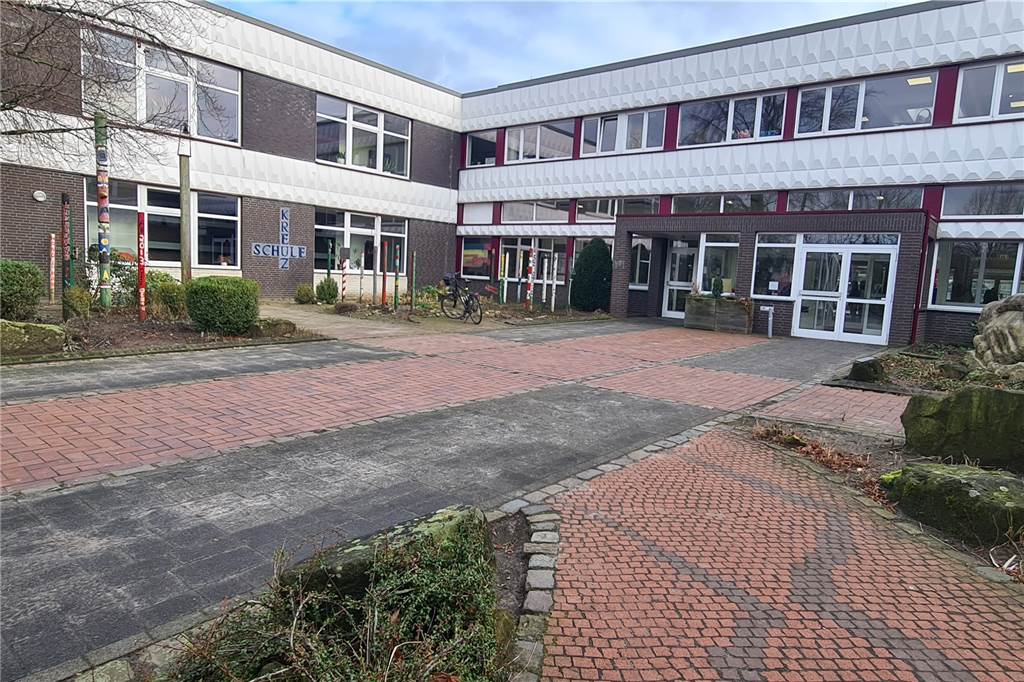 Schülerinnen verteidigen Kreuzschule: „Hier stehen uns alle Wege offen“ Im Schuljahr 2020/2021 wechselten 31 der 87 Entlassschüler (35 Prozent) zur gymnasialen Oberstufe.