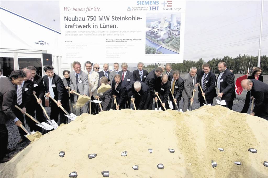Im September 2009 fand der erste Spatenstich für das Trianel-Kraftwerk statt. Bau und Betrieb werden seither von einem Rechtsstreit begleitet.