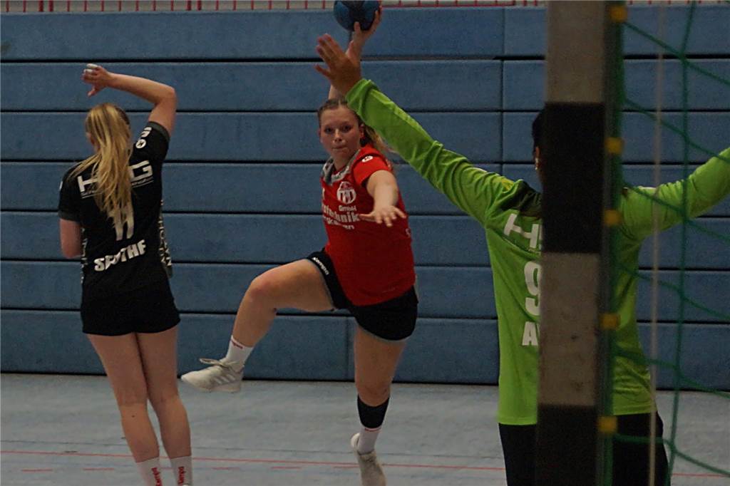 Trainer der HSG Schwerte/Westhofen greift zu Superlativen: Ex-Spielerin kehrt zur HSG zurück Im September 2021 spielte Vicky Wolff noch im Trikot des HC TuRa Bergkamen gegen die HSG Schwerte/Westhofen. Zur neuen Saison kehrt Wolff nach Schwerte zurück.