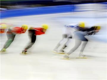 Im Shorttrack ist Geschwindigkeit alles. Foto: Filip Singer