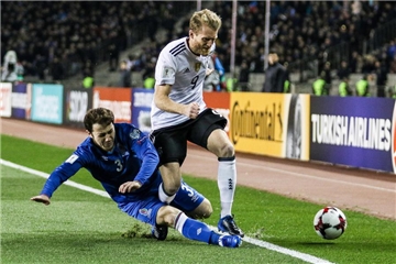 Im Spiel gegen Aserbaidschan hat sich Andre Schürrle (r.) eine Verletzung an der Achillessehne zugezogen.