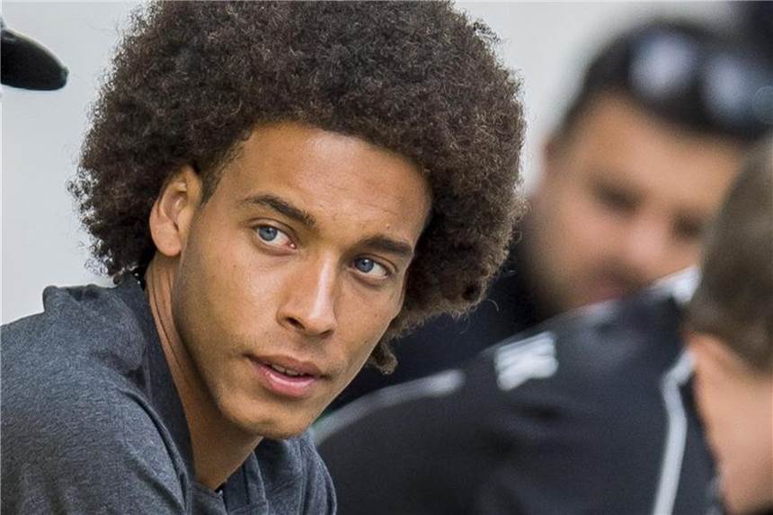 BVB startet in Fürth ohne Witsel - Favre bringt drei Neue Im Spiel gegen Fürth wird Axel Witsel zunächst nur auf der Bank sitzen. Foto: David Inderlied
