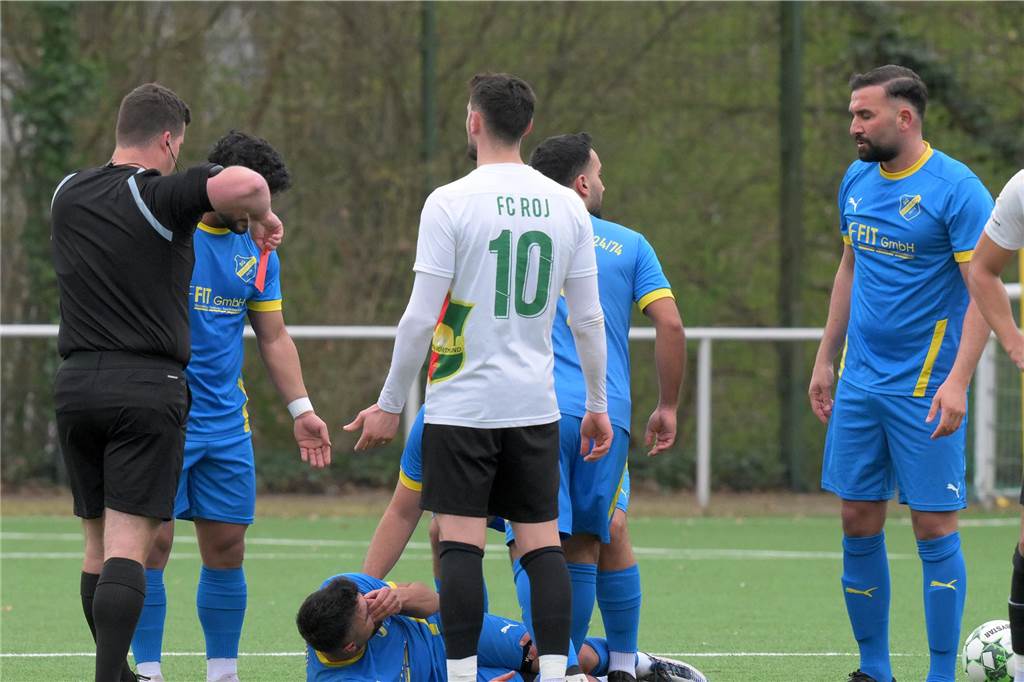 Im Spitzenspiel zwischen der SG Gahmen und dem FC Roj ging es mächtig zur Sache.