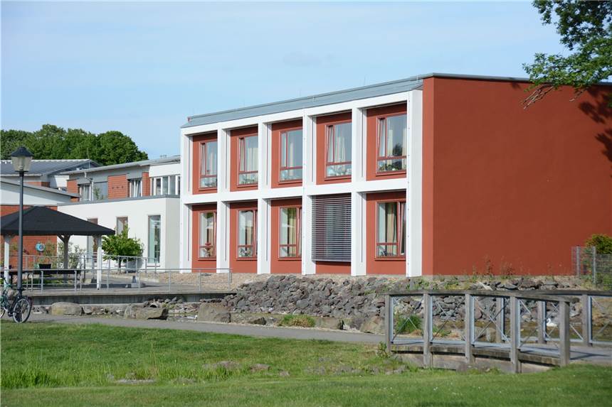 19 Corona-Fälle im Seniorenheim St. Vitus - komplettes Besuchsverbot Im St. Vitus-Stift sind mehrere Corona-Fälle aufgetreten.