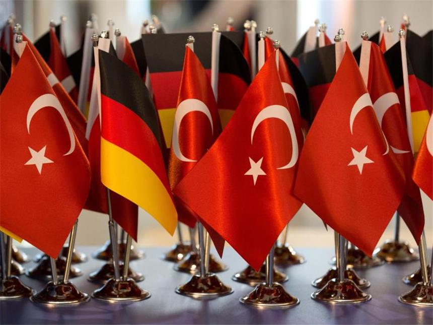 Deutsche in der Türkei freigelassen Im türkischen Antalya waren auf dem Flughafen zwei Deutsche aus politischen Gründen festgenommen worden. Foto: Marijan Murat