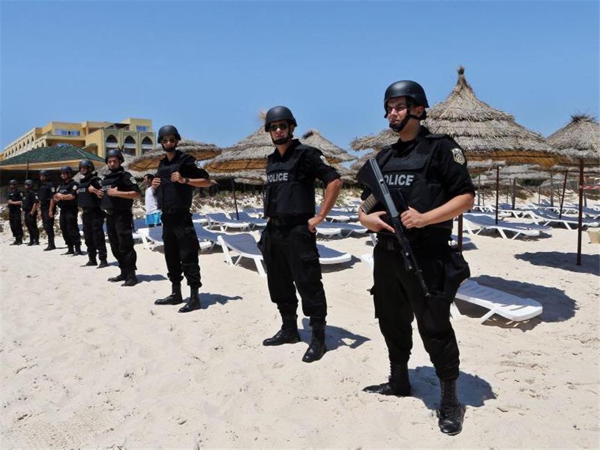 Widerstand der Grünen gegen Liste sicherer Herkunftsstaaten Im tunesischen Küstenort Sousse hatte im vergangenen Jahr ein 24 Jahre alter Terrorist an einem Strand 38 Urlauber erschossen, bevor er von Sicherheitskräften getötet wurde. Foto: Mohamed Messara