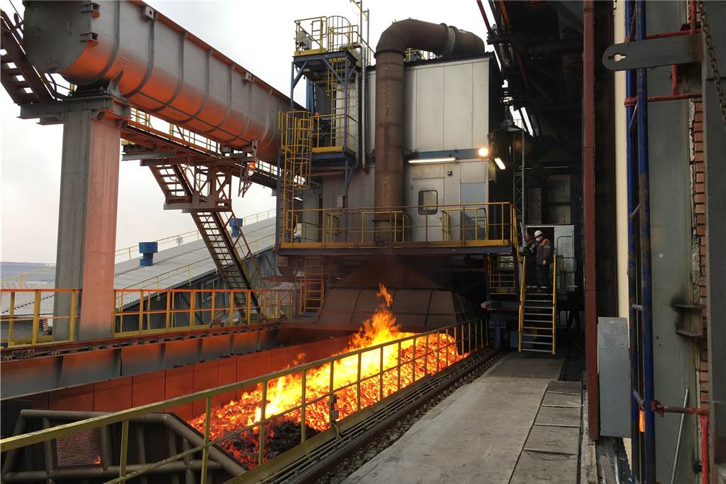 Effiziente Vermarktung für gute Wertarbeit: Firma arbeitet mit Wirtschaftspaten Im ukrainischen Donezk, dem Zentrum des Kohlereviers Donbass, steht seit 2015 eine 320 Tonnen schwere Kokerei-Maschine aus Haltern. Daniel Lötzbeyer ist schockiert über die russische Invasion. „Ich habe in der Ukraine schöne Stunden erlebt mit Menschen, die herzlich sind und mit so wenig zufrieden sind.“