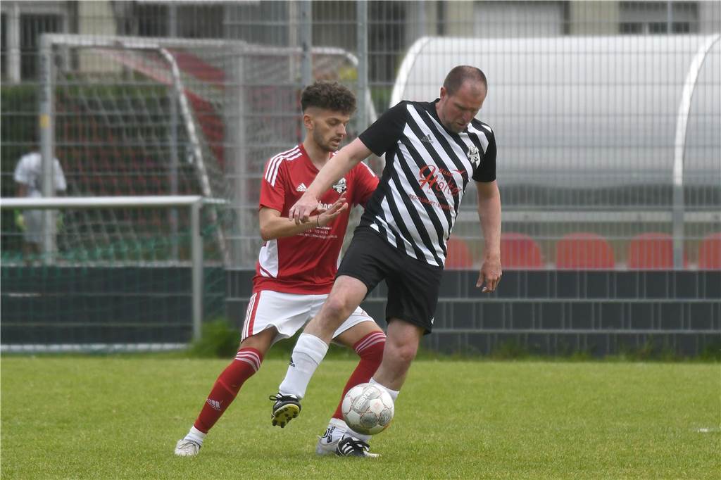 Im vereinsinternen Kreisliga-C-Duell setzte sich der TuS Henrichenburg III (2.) gegen Henrichenburg II nach Toren von Raphael Kobylanski, Dino Viotto und Patrick Scheurer mit 3:0 (2:0) durch.