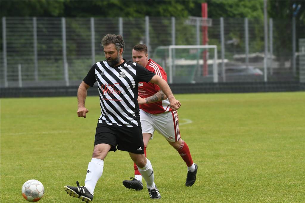 Im vereinsinternen Kreisliga-C-Duell setzte sich der TuS Henrichenburg III (2.) gegen Henrichenburg II nach Toren von Raphael Kobylanski, Dino Viotto und Patrick Scheurer mit 3:0 (2:0) durch.