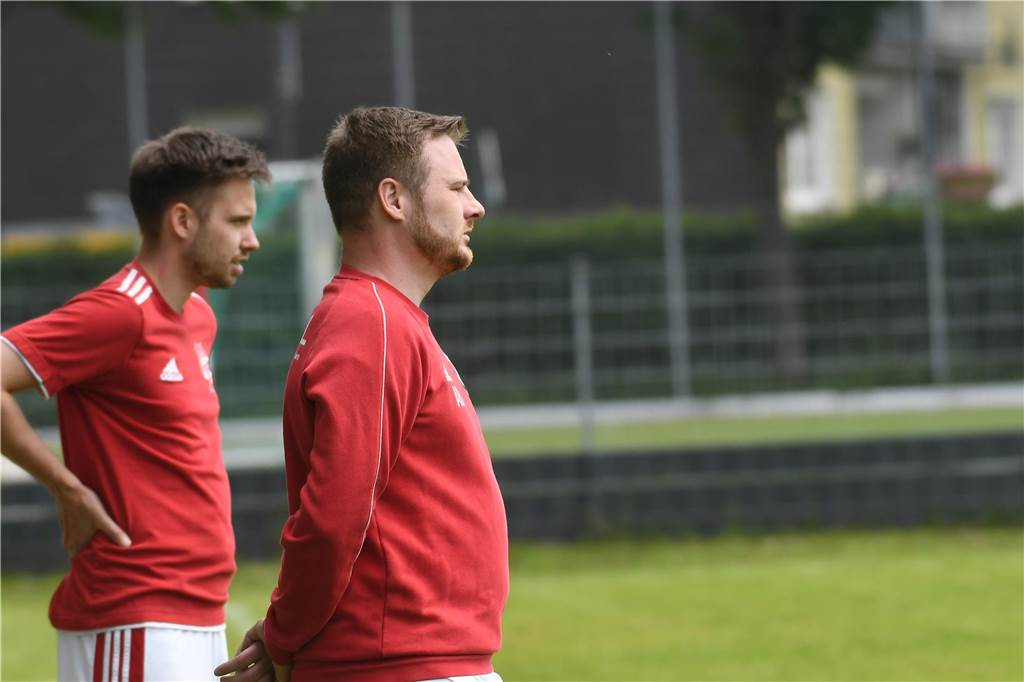 Im vereinsinternen Kreisliga-C-Duell setzte sich der TuS Henrichenburg III (2.) gegen Henrichenburg II nach Toren von Raphael Kobylanski, Dino Viotto und Patrick Scheurer mit 3:0 (2:0) durch.