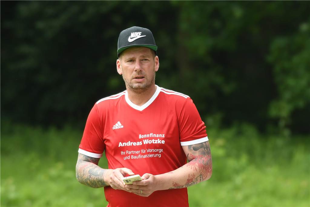Im vereinsinternen Kreisliga-C-Duell setzte sich der TuS Henrichenburg III (2.) gegen Henrichenburg II nach Toren von Raphael Kobylanski, Dino Viotto und Patrick Scheurer mit 3:0 (2:0) durch.