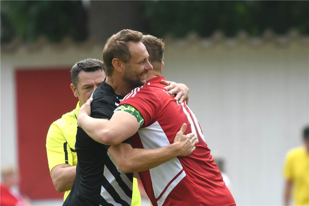 Im vereinsinternen Kreisliga-C-Duell setzte sich der TuS Henrichenburg III (2.) gegen Henrichenburg II nach Toren von Raphael Kobylanski, Dino Viotto und Patrick Scheurer mit 3:0 (2:0) durch.