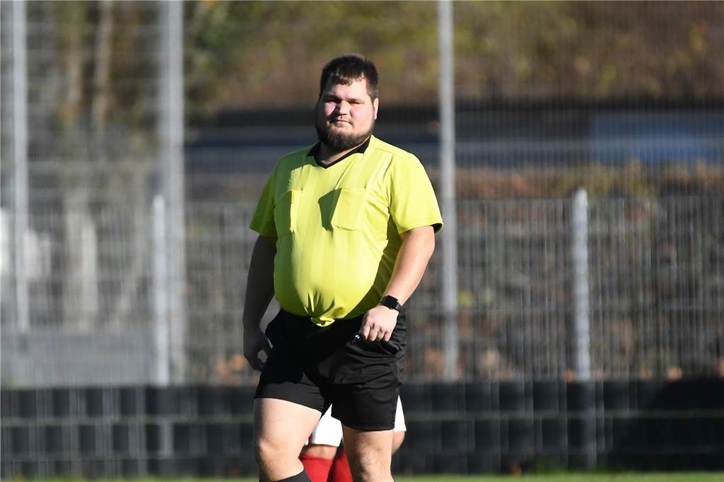 Im vereinsinternen Kreisliga-Duell hatte der TuS Henrichenburg III gegen Henrichenburg II (rote Hemden) mit 4:0 die Nase vorn. Doppeltorschütze war Simon Waack.