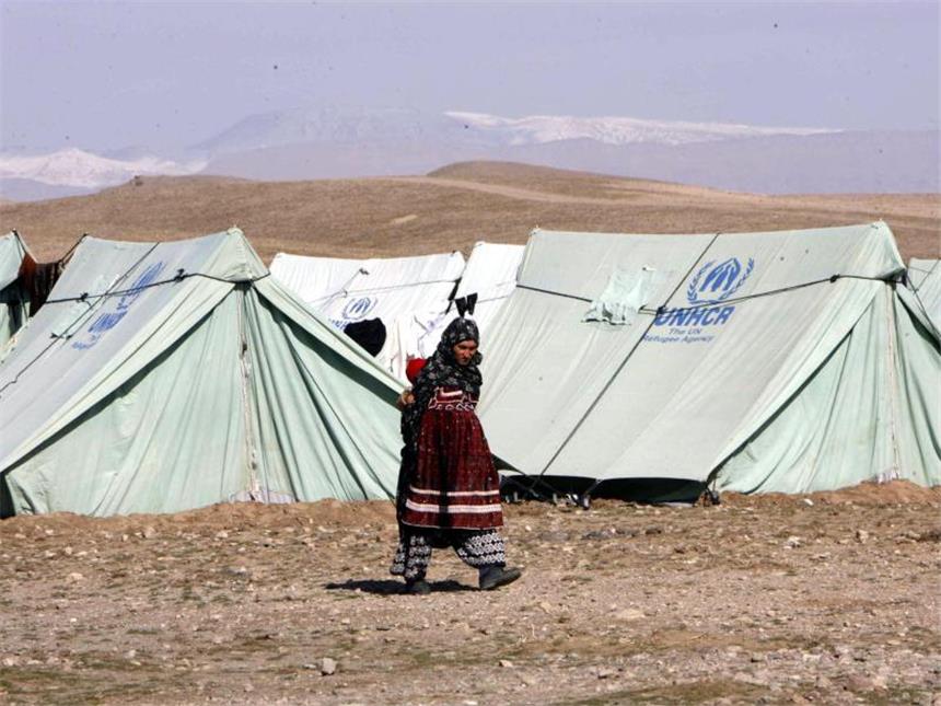 Geplanter Abschiebeflug nach Afghanistan verschoben Im vergangenen Jahr mussten mehr als 660 000 Afghanen ihren Dörfern vor Gefechten zwischen radikalislamischen Taliban und Sicherheitskräften verlassen. Foto: Jalil Rezayee/Archiv