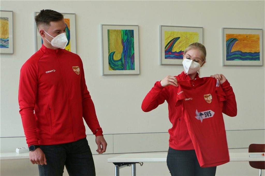 Lehrer müssen Schüler „zurückholen“: „Nicht alles wird so werden wie vorher“ Im vergangenen Jahr stellten Marcel Bechmann und Fabienne Hoffmann vom Team Aktivwelten ein Schulprojekt an der Stadtlohner Losbergschule vor (Foto). Im September sind sie nun an den Grundschulen in Südlohn und Oeding zu Gast. Der Teamgeist soll dabei auch über ein einheitliches Outfit gestärkt werden.