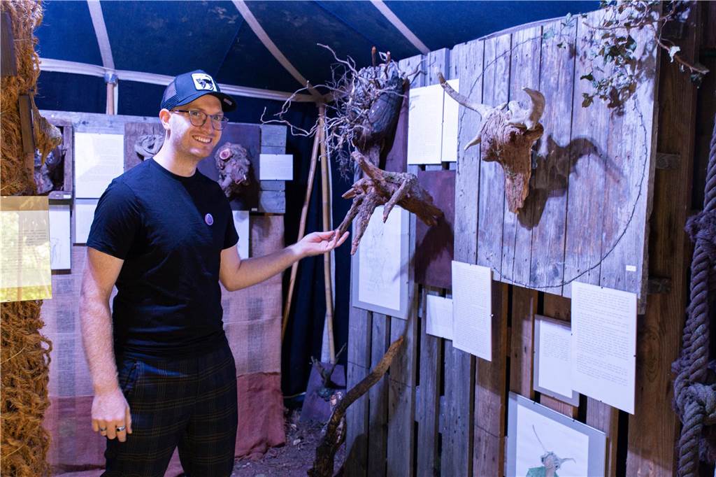 Kirchhellener Künstler bei der Kunstroute: Ein vielfältiges Angebot Im vergangenen Sommer feierte Felix Flick sein Künstler-Coming-Out im Skulpturenwald an der Töfflinger Straße.