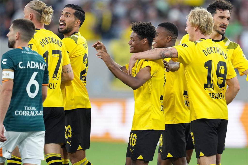 BVB-Youngster Duranville steht kurz vor Rückkehr: Sein Entdecker verrät, was ihn so stark macht Julien Duranville jubelt.