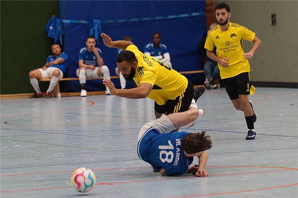 Brutalo-Foul bei Stadtmeisterschaften bleibt ohne Folgen: Kamener Fehltritt im Video Im Vorrunden-Match besiegte der SuS Kaiserau die Dritte des VfL Kamen mit 2:0.