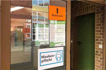 Im Wahllokal Grundschule Südkirchen Sporthalle hat Dr. Leonhard Martin für die AfD 10 Prozent geholt. Die Partei AfD hat dort 9 Prozent bekommen.