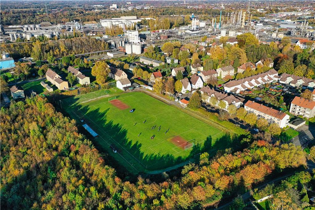 VfR Rauxel hat neuen Vorsitzenden und räumt noch nicht das Feld Im Waldstadion an der Vördestraße war der VfR Rauxel seit Ende des 2. Weltkriegs beheimatet.