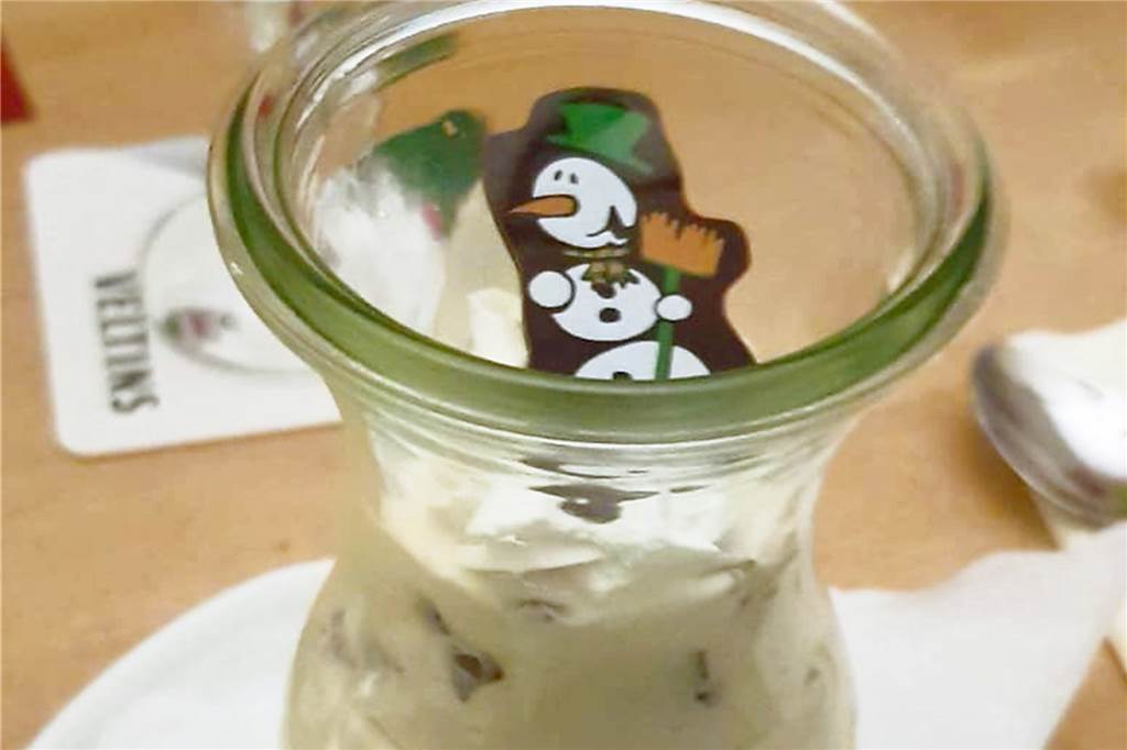 Meyerinks verwöhnen mit gutem Essen und ganz viel Herzlichkeit Im Weckglas gab es die Herrencreme.