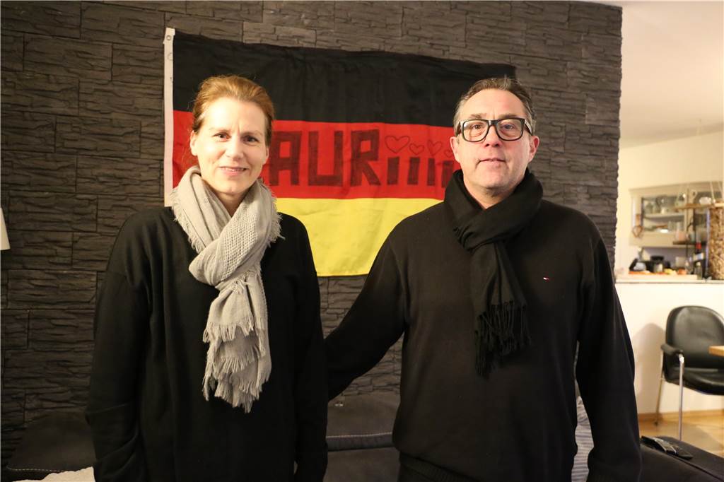 Sandra Nolte: „Wenn Laura fährt, dann rede und atme ich nicht“ Im Wohnzimmer verfolgen Sandra und Lukas Nolte die Rennen ihrer Tochter vor dem Fernseher und sind gespannt.