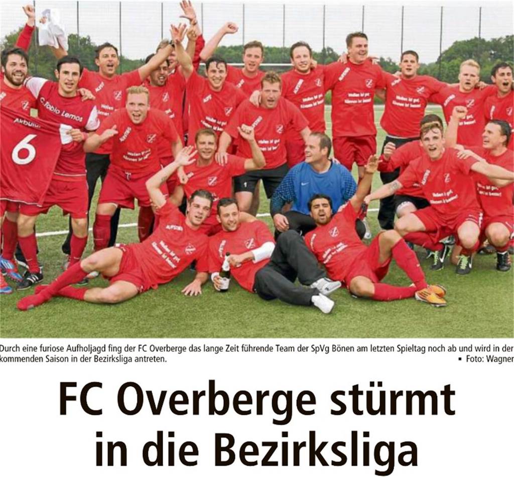 Vor 10 Jahren - SuS Oberadens Aufstieg: Als die Bergkamener Fußballwelt noch in Ordnung war Durch eine furiose Aufholjagd fing der FC Overberge das lange Zeit führende Team der SpVg Bönen an den letzten Spieltagen noch ab und sollte ab der Saison 2013/14 als Kreisliga-Meister in der Bezirksliga antreten. In der oberen Reihe (4.v.r.): der heutige TuRa-Trainer Chris Brügmann.