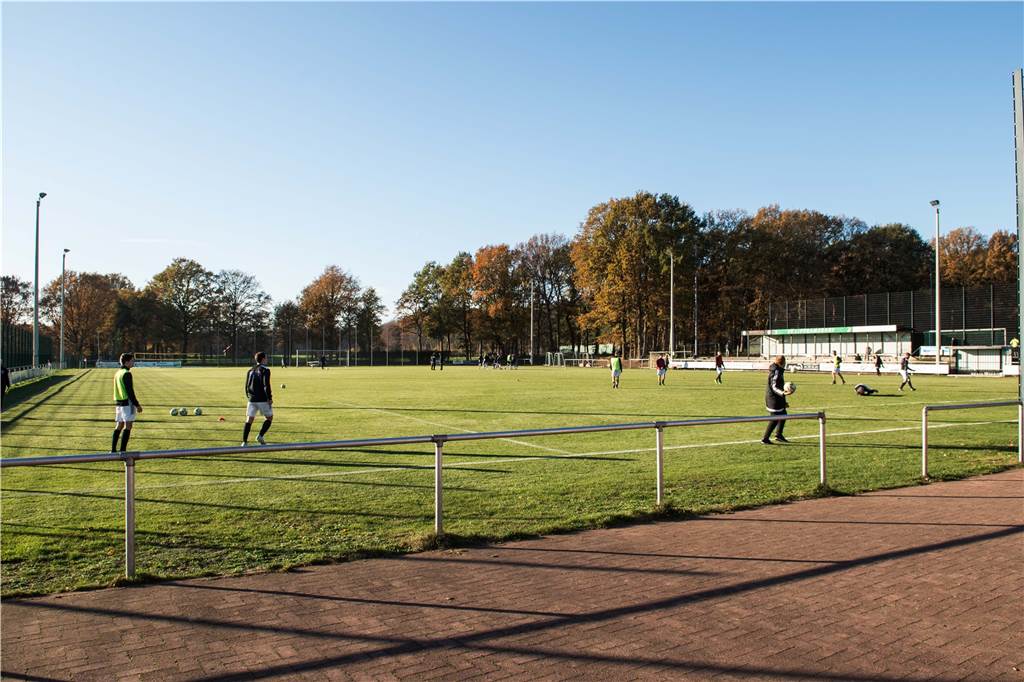 325.000 Euro: Reicht das überhaupt zum Umbau für den SV Lippramsdorf? Im Zuge des Umbaus übernehmen die Lippramsdorfer die Pflege des Rasenplatzes von der Stadt.