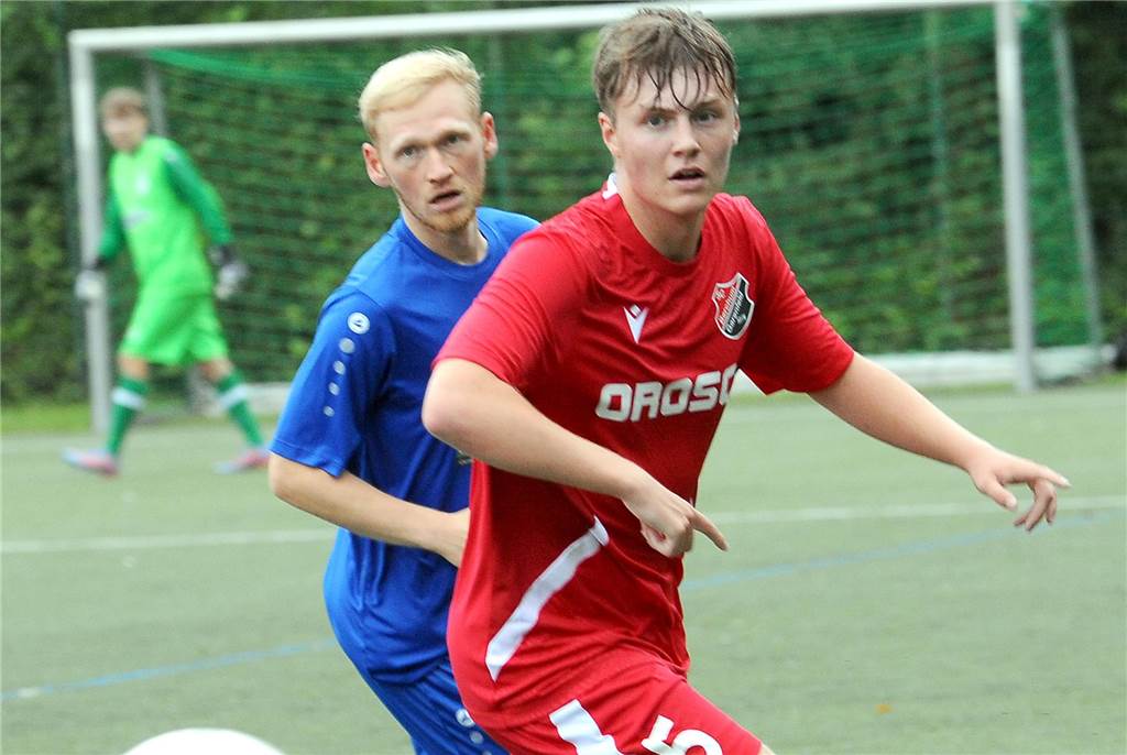 Im zweiten Halbfinale der 40. Schwerter Fußball-Stadtmeisterschaft hat der VfL Schwerte den SC Berchum/Garenfeld mit 2:0 geschlagen.