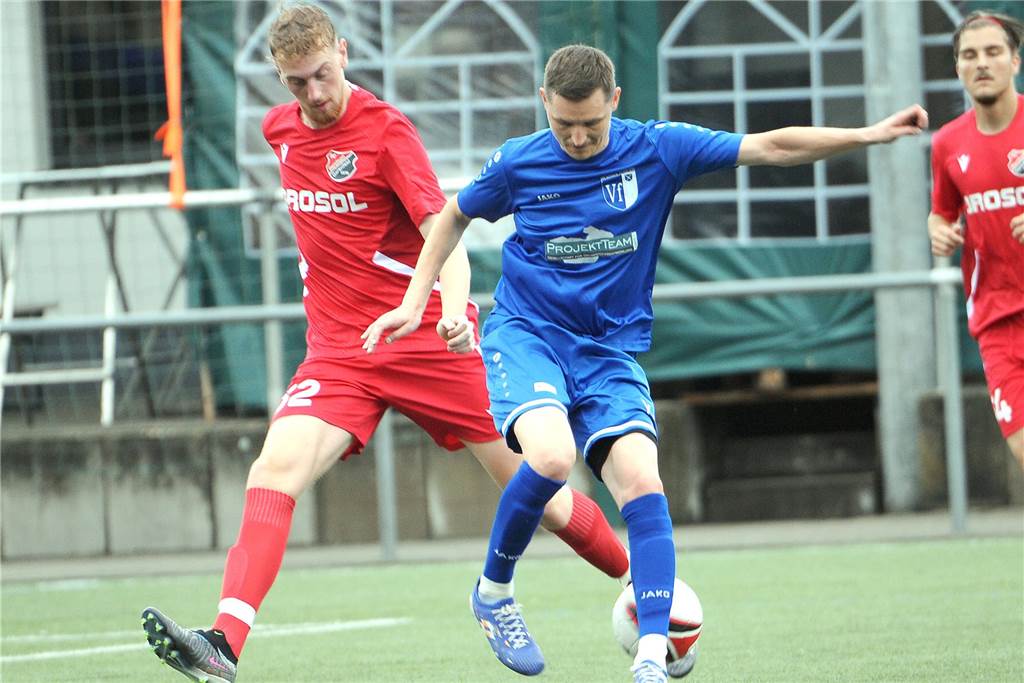 Im zweiten Halbfinale der 40. Schwerter Fußball-Stadtmeisterschaft hat der VfL Schwerte den SC Berchum/Garenfeld mit 2:0 geschlagen.