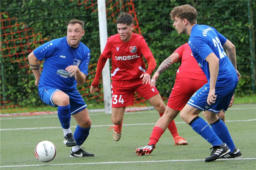 Im zweiten Halbfinale der 40. Schwerter Fußball-Stadtmeisterschaft hat der VfL Schwerte den SC Berchum/Garenfeld mit 2:0 geschlagen.