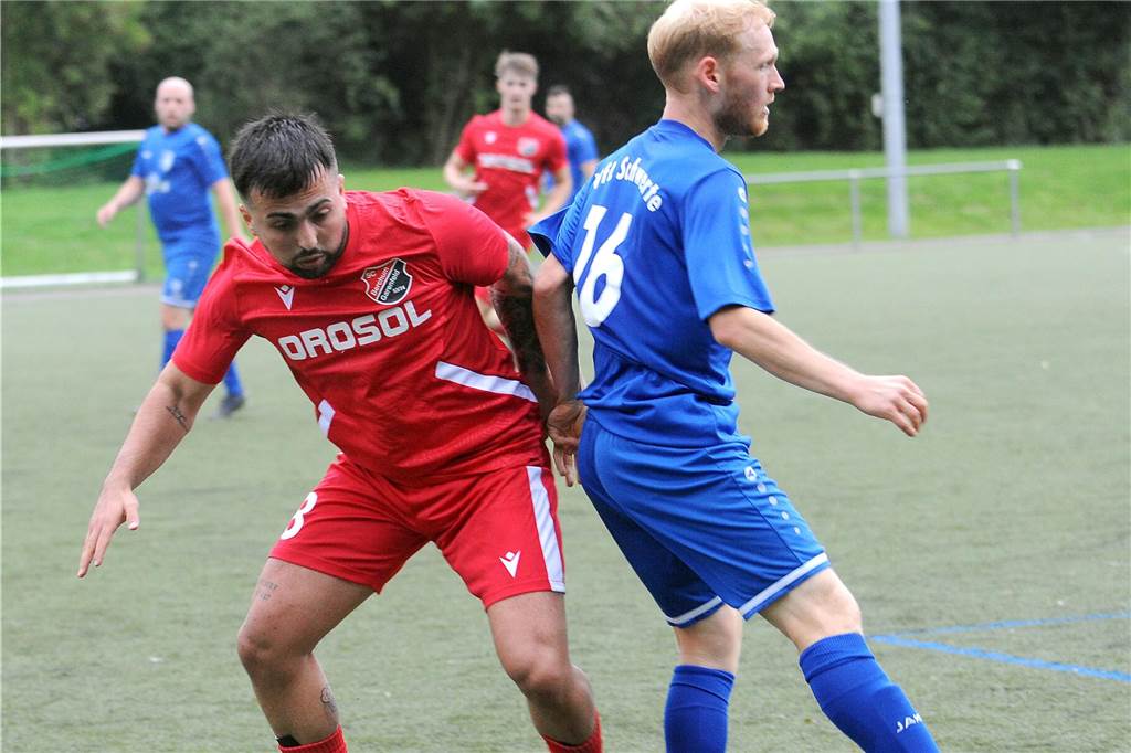 Im zweiten Halbfinale der 40. Schwerter Fußball-Stadtmeisterschaft hat der VfL Schwerte den SC Berchum/Garenfeld mit 2:0 geschlagen.
