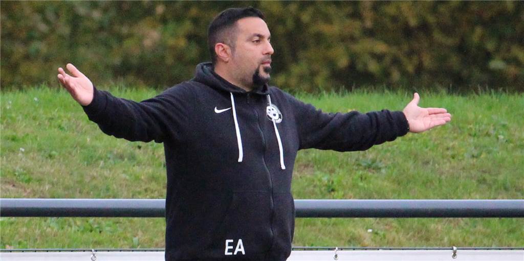 „Schon ein bisschen kleinkariert“: VfL Kamens Emre Aktas reagiert auf Pokal-Aus am Grünen Tisch Im Zwiespalt zwischen Ärger und Einsicht befindet sich Emre Aktas nach dem Pokal-Aus des VfL Kamen am Grünen Tisch.