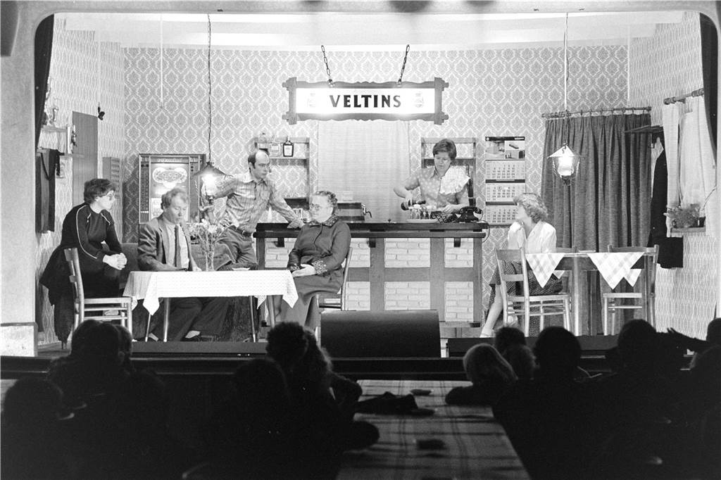 Immer beliebt war das plattdeutsche Theater in Cappenberg. Die Spieltruppe hat früher einmal im Jahr ein Stück aufgeführt. Hier ein Foto aus dem Jahr 1982. Die Aufführung fand in der Waldschmiede statt.