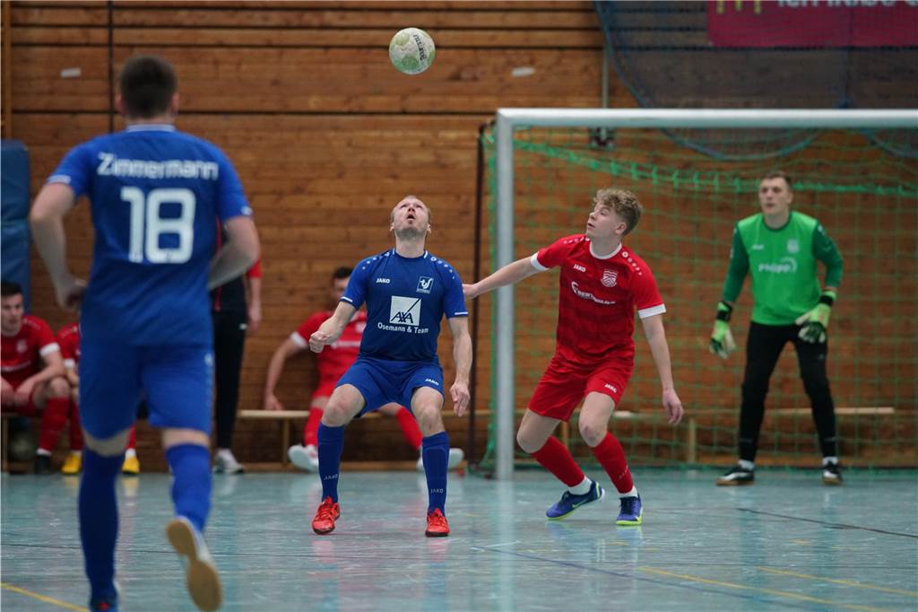 Zwei Torhüter und ein Pechvogel: Unsere Top-Spieler der Halterner Hallen-Stadtmeisterschaft Immer den Ball im Blick: Tobias Becker (l.) war ein wichtiger Faktor für den TuS Sythen auf dem Weg ins Halbfinale und zu Platz drei.