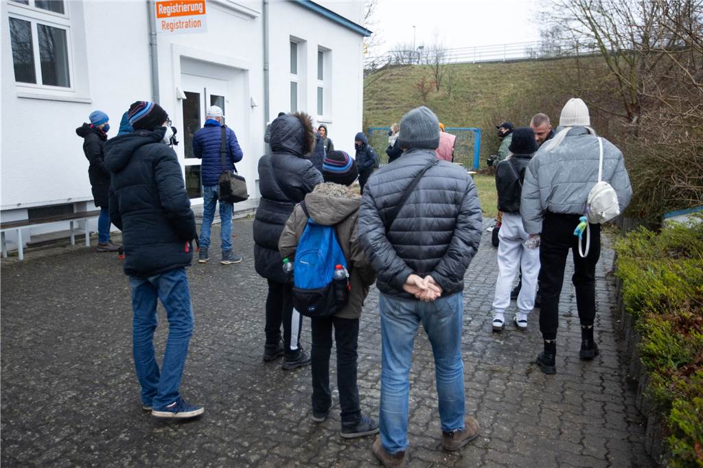 Gemeinde Nordkirchen plant Flüchtlingsunterkunft für 100 Personen Immer mehr Flüchtlinge aus der Ukraine kommen zurzeit nach Deutschland. Dieses Foto entstand vor einer Erstaufnahmeeinrichtung in Mecklenburg-Vorpommern.