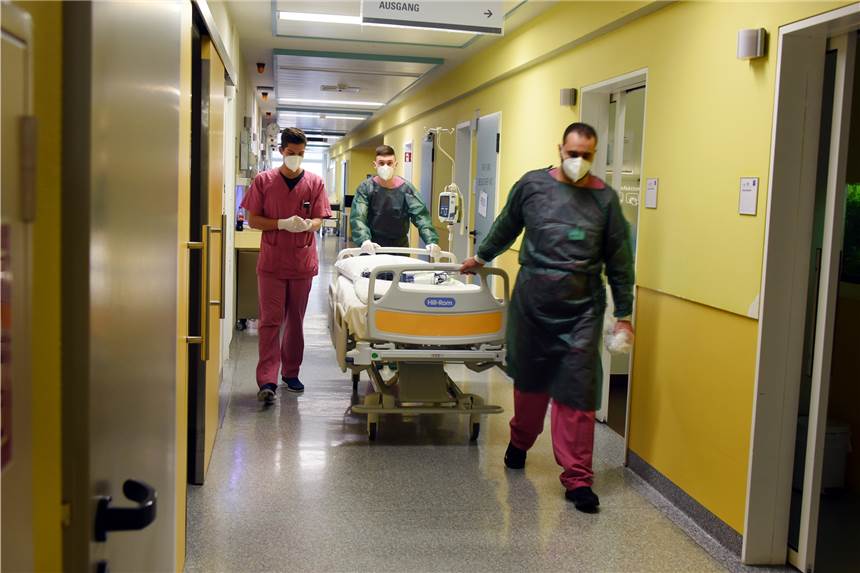 Zahl der Impfdurchbrüche steigt: Immer mehr Intensivstationen am Limit Immer mehr Krankenhäuser in Deutschland melden, dass ihre Intensivstationen voll oder fast voll sind.