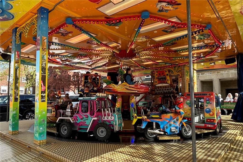 Innenstadt ist Magnet für Hunderte Besucher: Stadtlohner Frühling Karussell