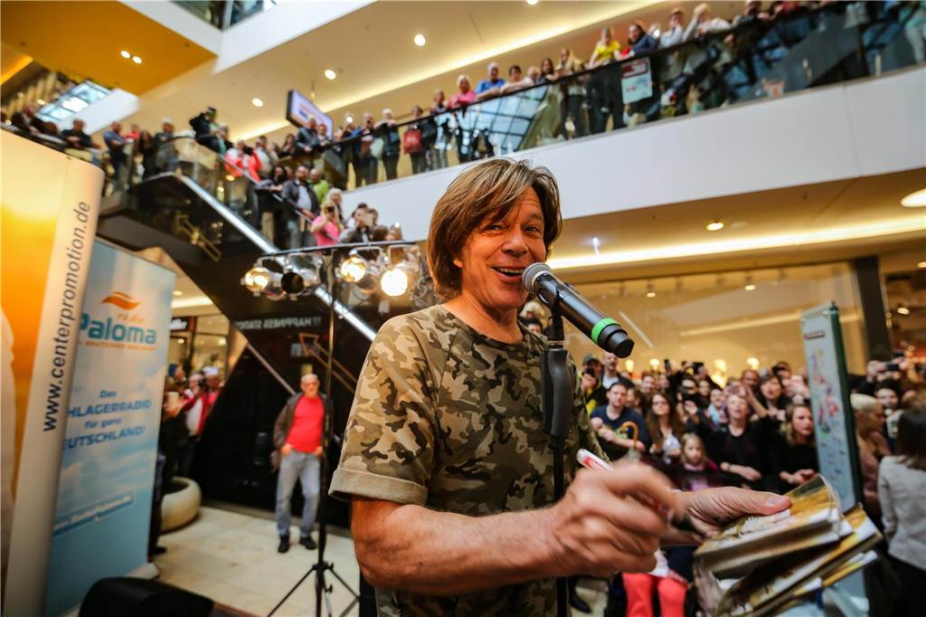 Rollerdisco in der Thier-Galerie: 80er-Jahre-Trend ist wieder da Immer wieder mal war die Thier-Galerie in Dortmund in den vergangenen Jahren für ein Event gut. Der „König von Mallorca“, Schlagerstar Jürgen Drews, war im September 2017 in dem Einkaufszentrum zu Gast.