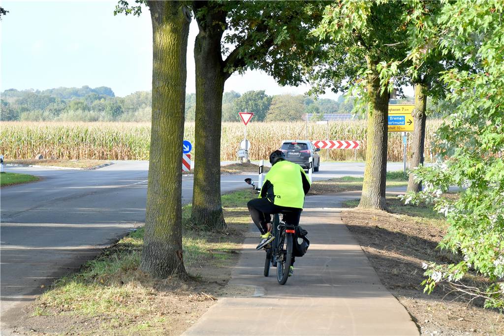 Neuer Radweg in Nordkirchen sorgt für Begeisterung - und das Gegenteil Immer wieder muss man im Slalom fahren.