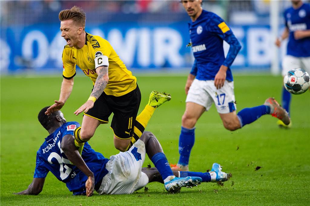 Nach der Leistung im Revierderby bei S04: Die Geduld der BVB-Fans neigt sich dem Ende zu Immer wieder wurde BVB-Kapitän Marco Reus und seine Mitspieler von der Schalker Defensive gestoppt.