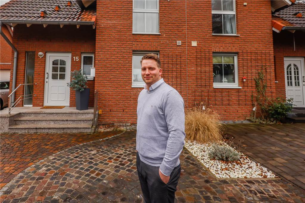 Analyse zeigt, in welchem Stadtteil Immobilien am günstigsten sind Immobilienmakler Benedikt Kuhne bestätigt die von Immowelt festgestellten Preisunterschiede innerhalb Dortmunds. Er weist allerdings darauf hin, dass der Quadratmeterpreis einer Immobilie auch immer stark vom Ausstattungsstandard abhängt und nicht nur die Lage den Preis bestimmt.