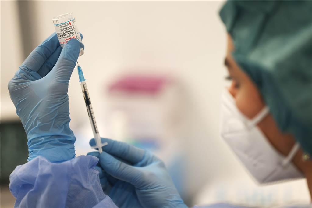 Infektionszahlen explodieren: Omikron im Kreis auf dem Vormarsch Impfen und das Einhalten der Kontaktbeschränkungen sind der beste Schutz gegen die Virus-Variante Omikron.