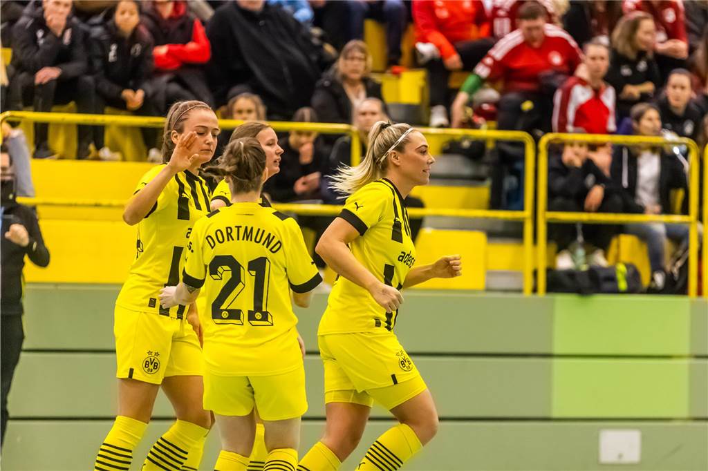 Impression vom Finaltag beim Dortmunder Hallenmasters der Frauen. Borussia Dortmund setzte sich im Finale gegen den TV Brechten durch und feierte den Sieg.