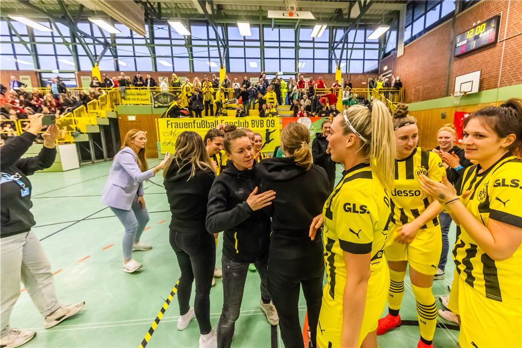 Impression vom Finaltag beim Dortmunder Hallenmasters der Frauen. Borussia Dortmund setzte sich im Finale gegen den TV Brechten durch und feierte den Sieg.