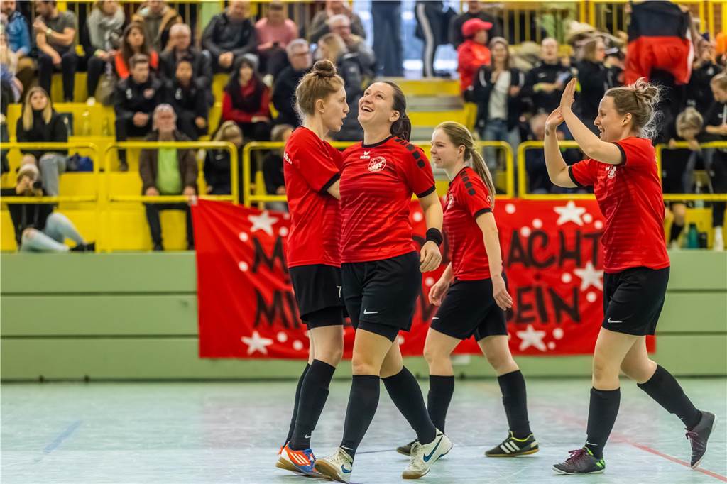 Impression vom Finaltag beim Dortmunder Hallenmasters der Frauen. Borussia Dortmund setzte sich im Finale gegen den TV Brechten durch und feierte den Sieg.