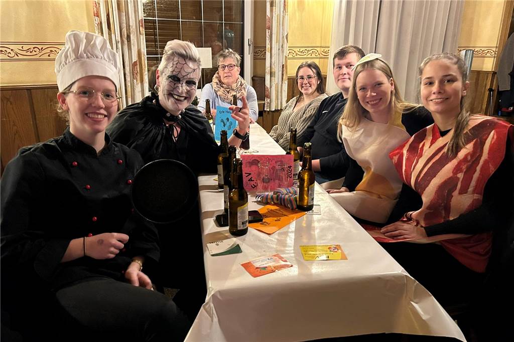 Impressionen der Auftaktveranstaltung beim EAV Karneval in der Gaststätte von Arno Brömmel in Erle.